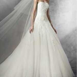 Pronovias Dagen strapless wedding dress